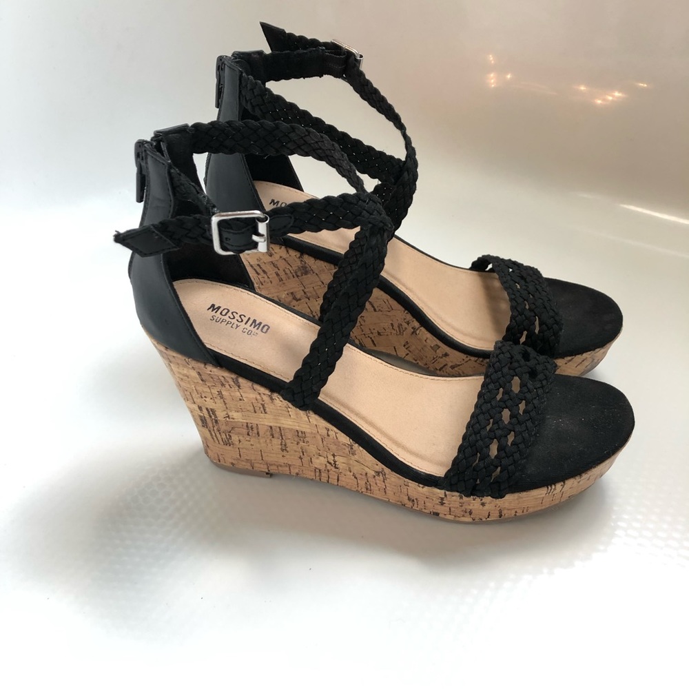Mossimo black crocheted black wedge sandals, 6.5